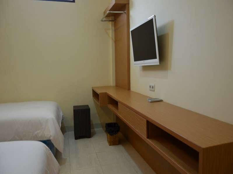 Oyo 1631 Aristo Home Makassar Eksteriør bilde