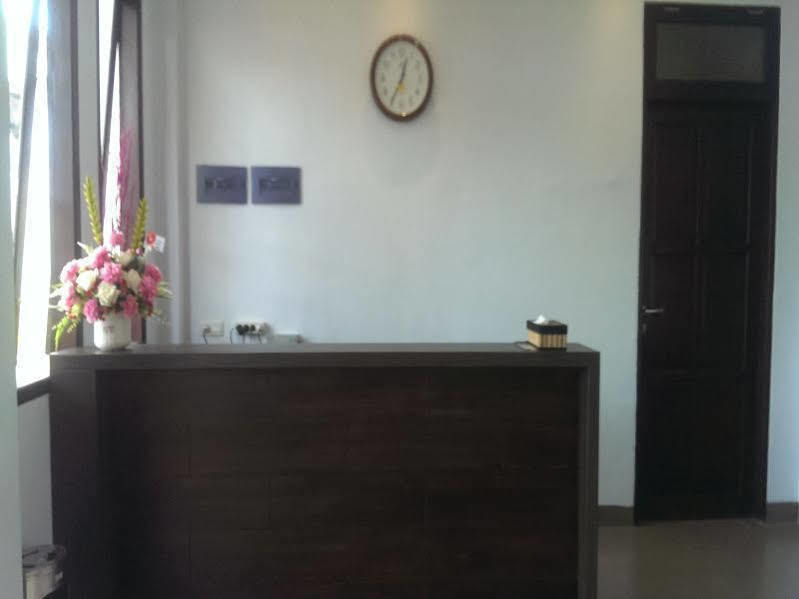 Oyo 1631 Aristo Home Makassar Eksteriør bilde